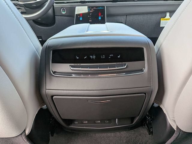 New 2026 Cadillac Escalade ESV Platinum Sport w/ LPO, ONYX Package AWD/4WD image 18