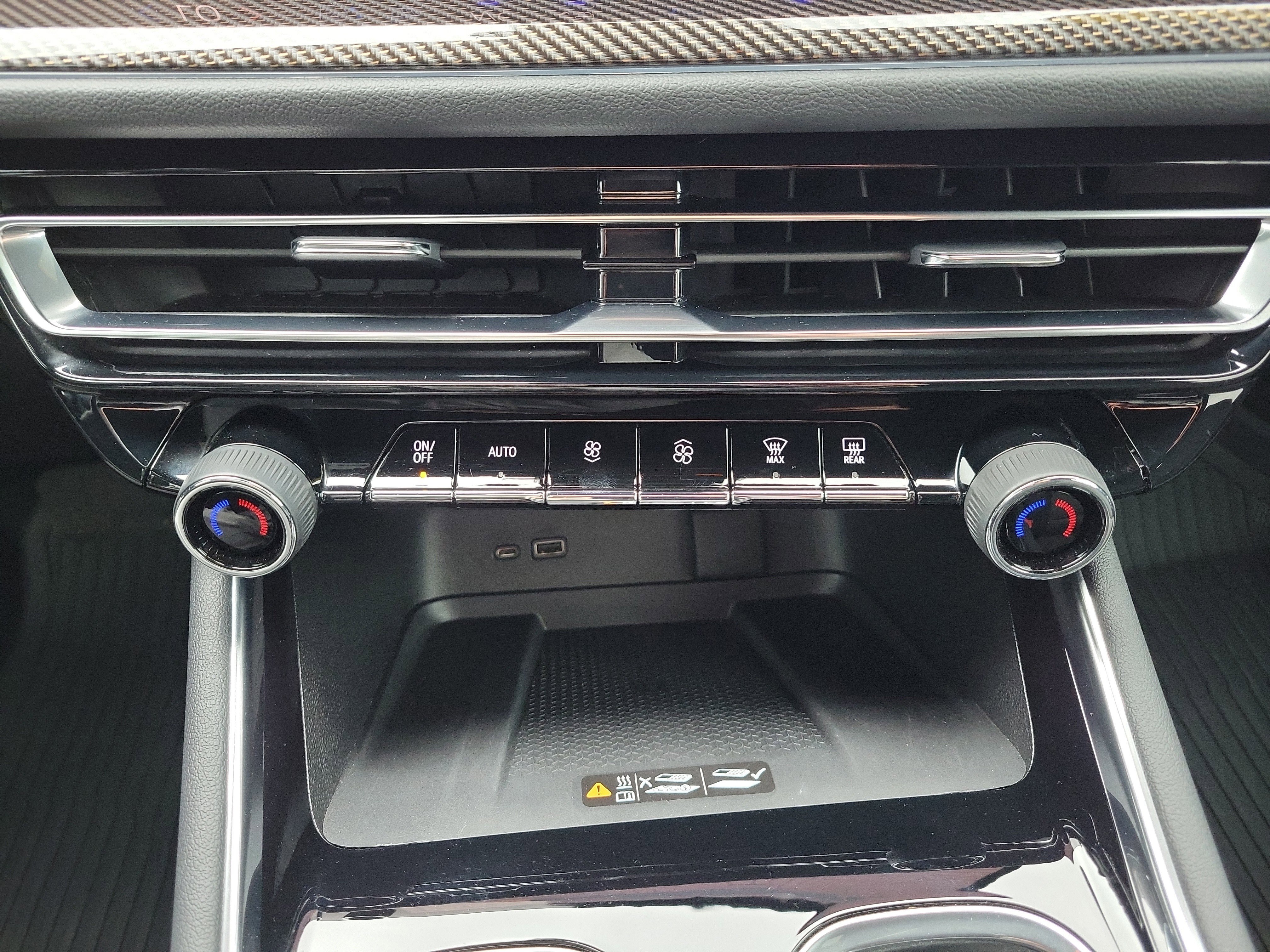 Used 2025 Chevrolet Traverse High Country FWD image 37