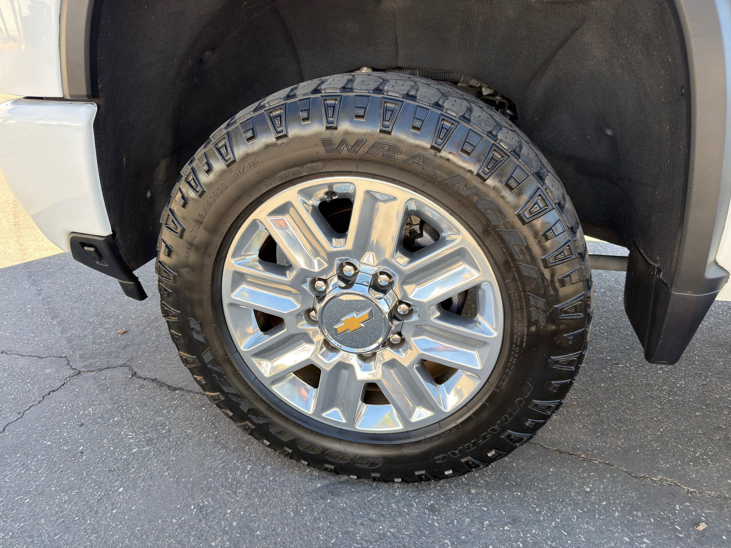 Used 2024 Chevrolet Silverado 2500 High Country AWD/4WD image 48