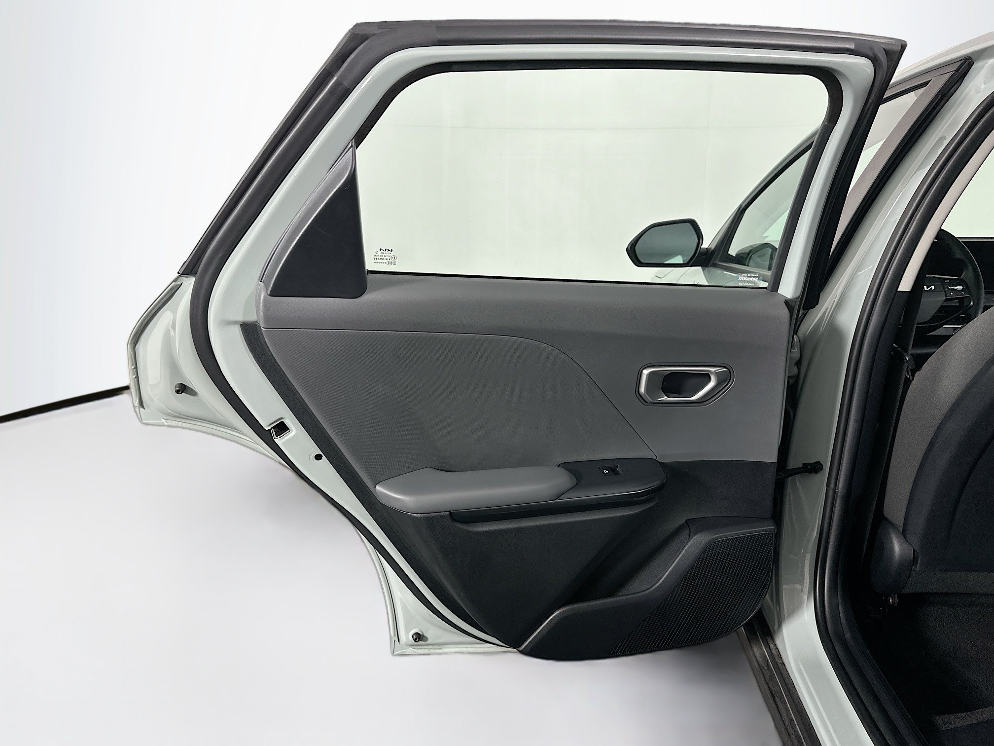 Used 2025 Kia K4 FWD image 26