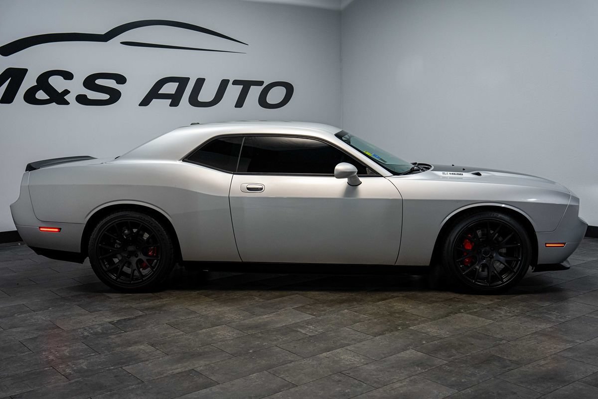 Used 2010 Dodge Challenger SRT8 w/ SRT Option Group II RWD image 6