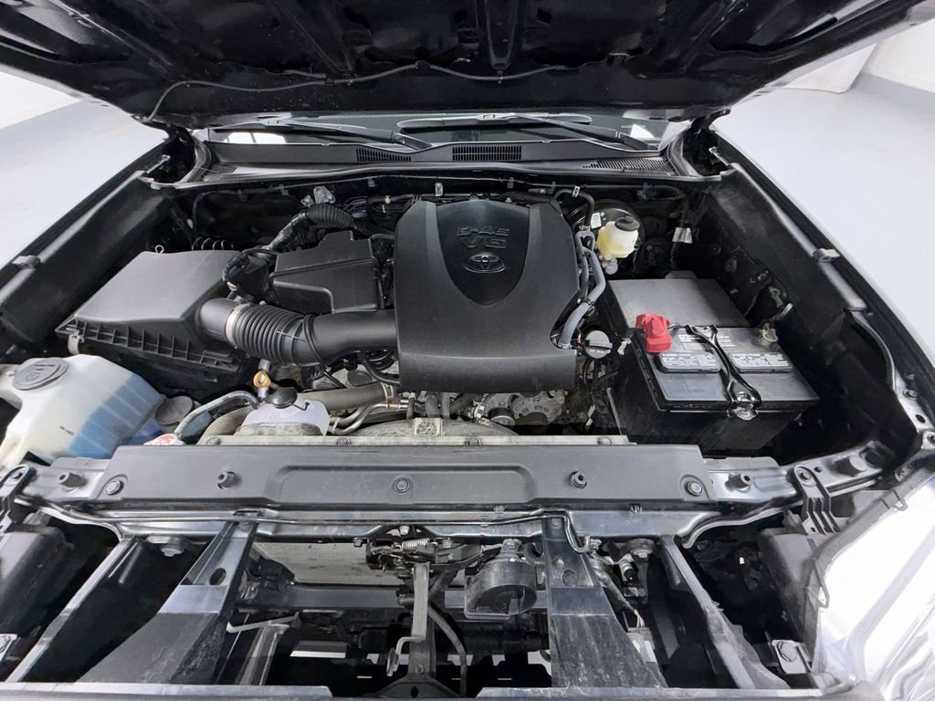 Certified 2023 Toyota Tacoma SR5 AWD/4WD image 19