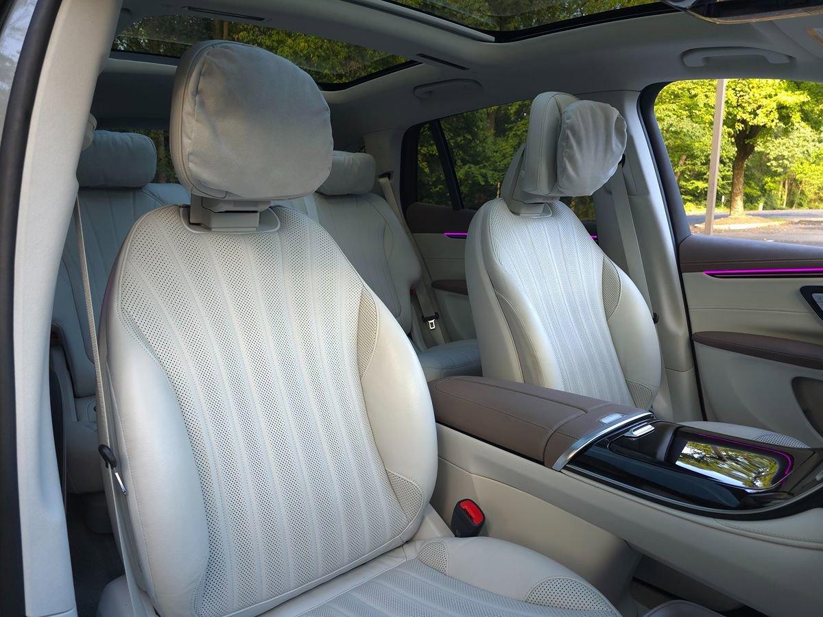 Used 2023 Mercedes-Benz EQS 450+ SUV image 29