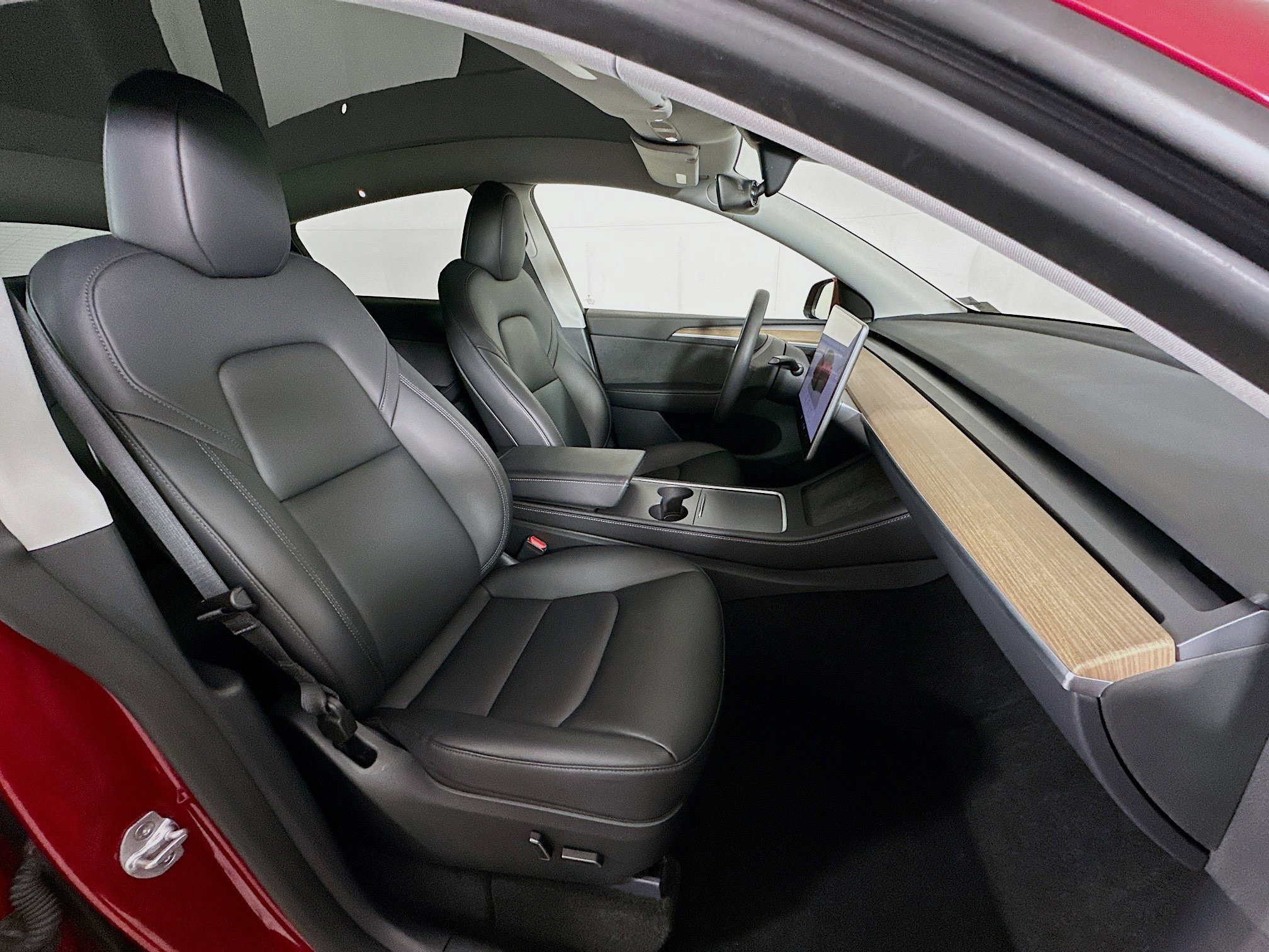 Used 2024 Tesla Model Y Long Range image 31