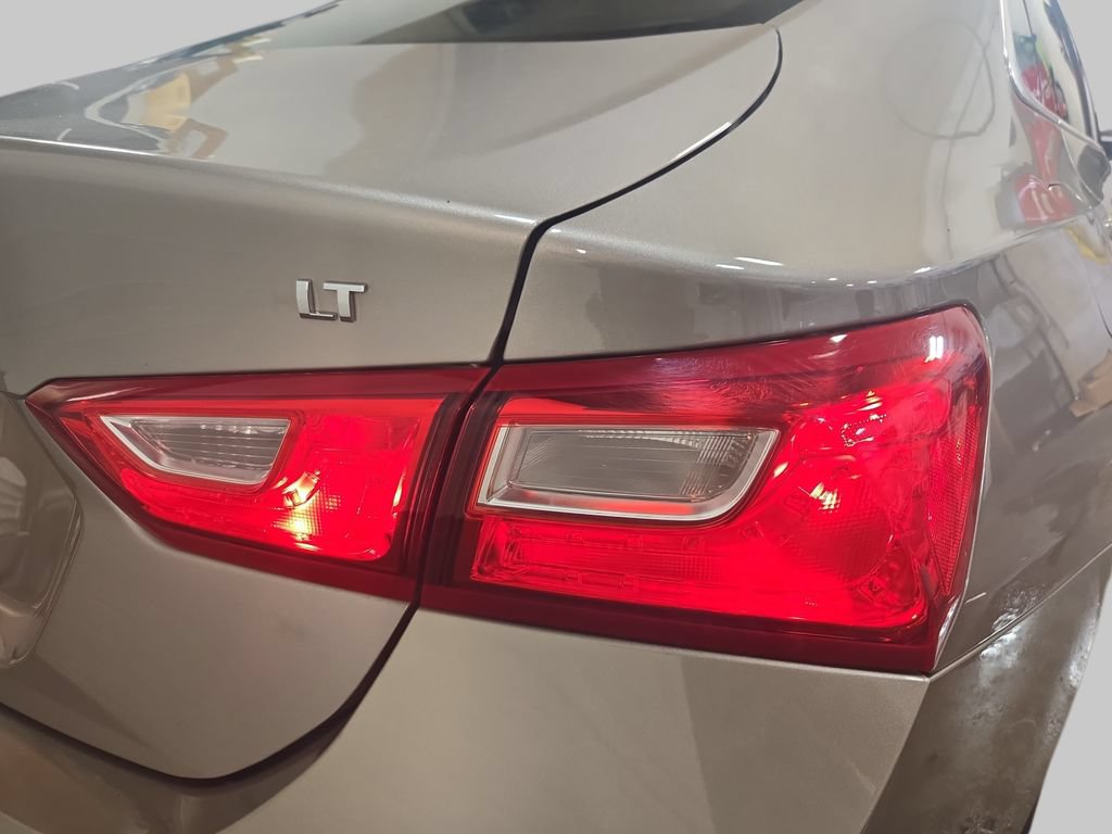 Used 2023 Chevrolet Malibu LT FWD image 39