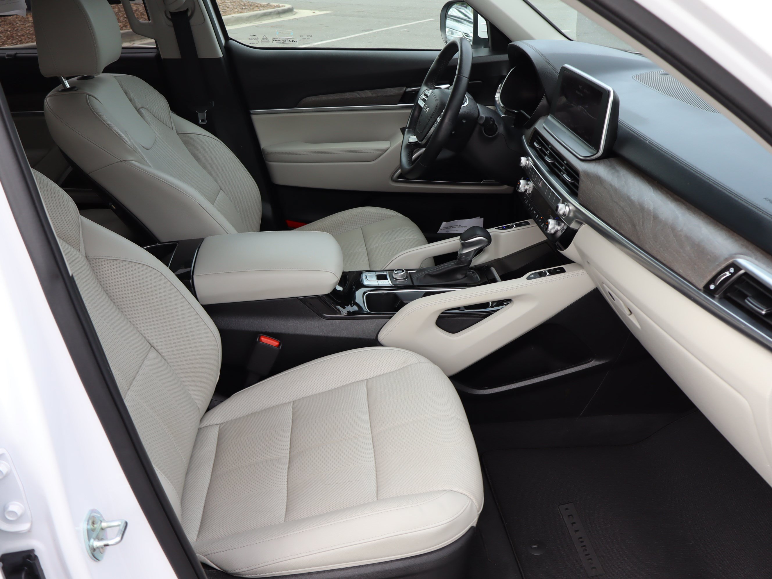 Used 2022 Kia Telluride EX w/ EX Premium Package AWD/4WD image 39