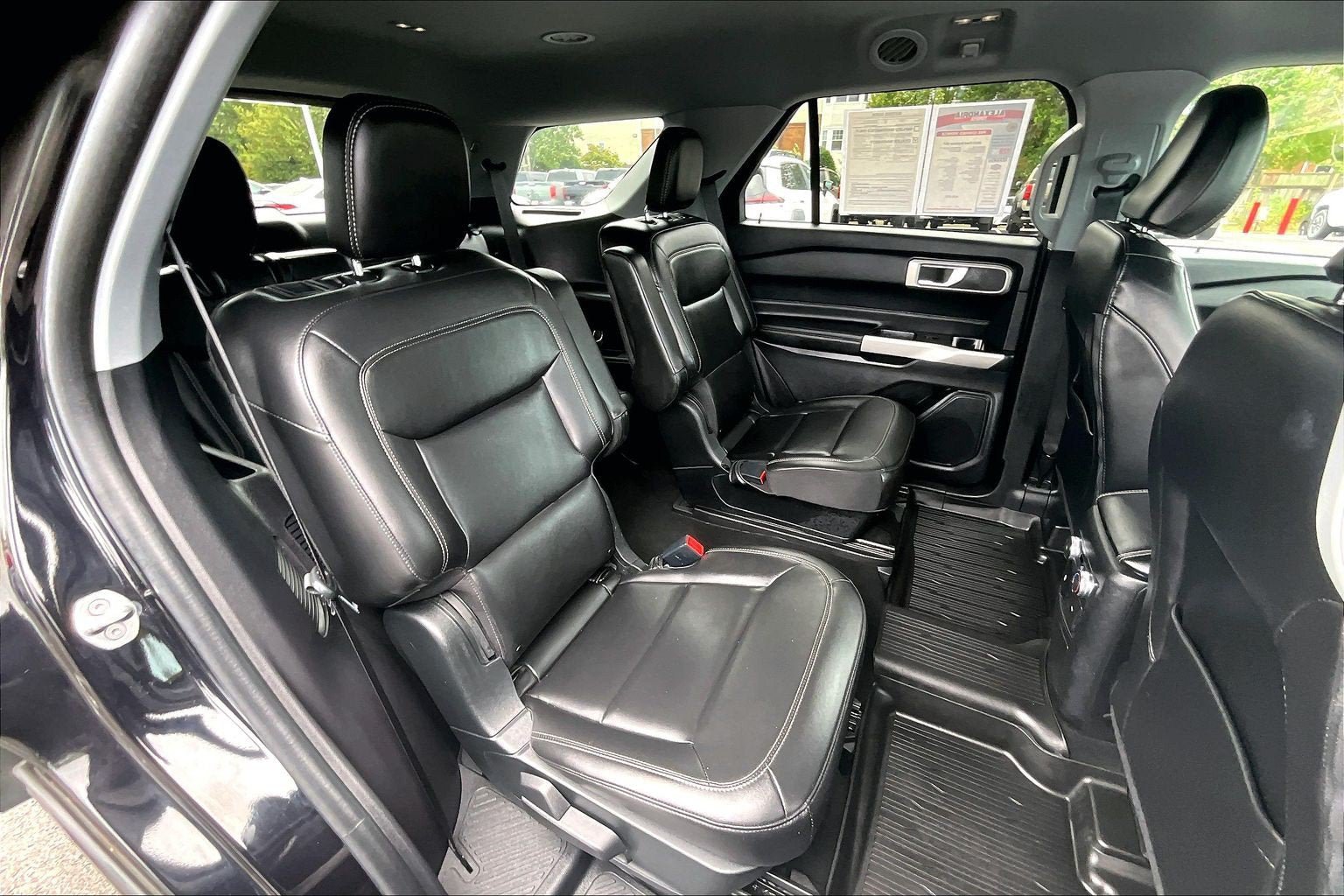 Used 2022 Ford Explorer XLT w/ Equipment Group 202A AWD/4WD image 24