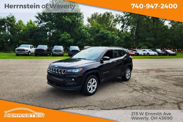Used 2024 Jeep Compass Latitude AWD/4WD image 3
