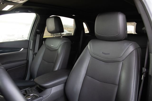 Certified 2025 Cadillac XT5 Premium Luxury image 9