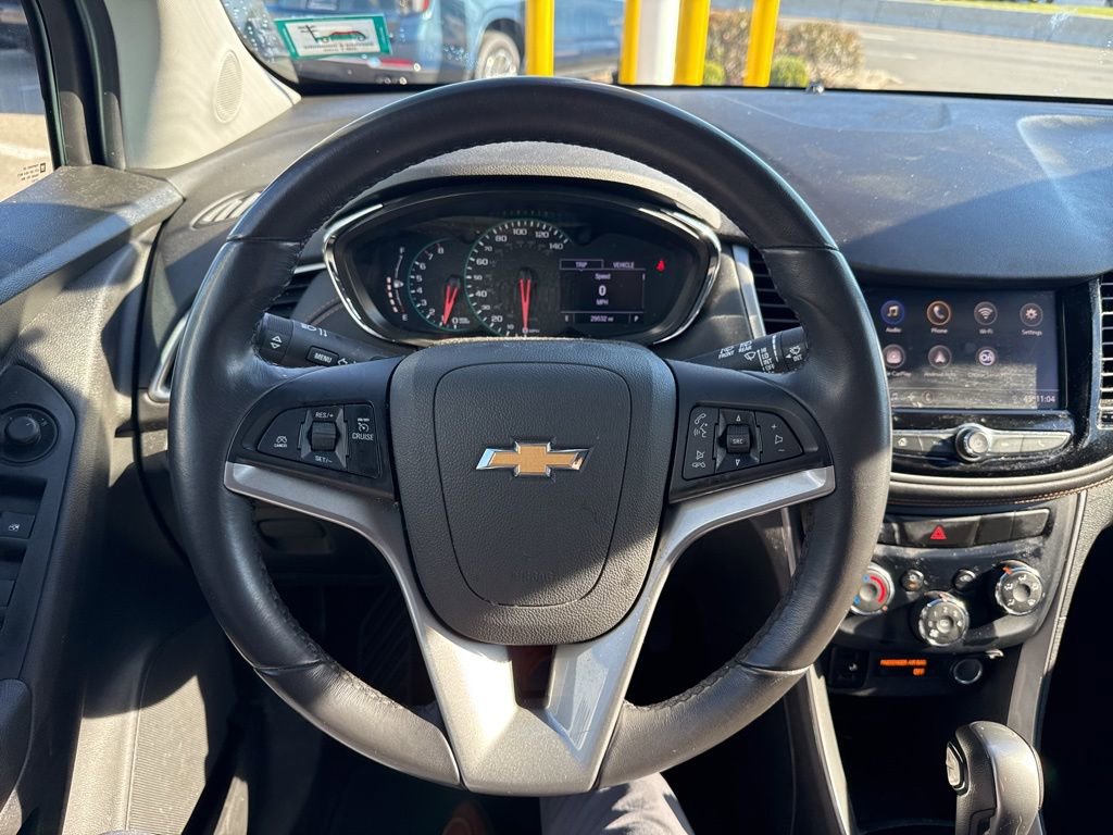 Used 2020 Chevrolet Trax LT w/ LT Convenience Package image 39