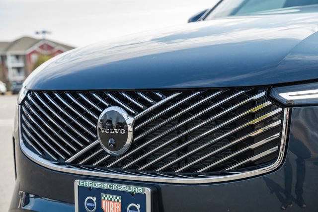 Used 2025 Volvo XC90 B6 Plus image 12