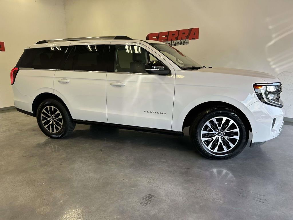 Used 2025 Ford Expedition Platinum AWD/4WD image 2