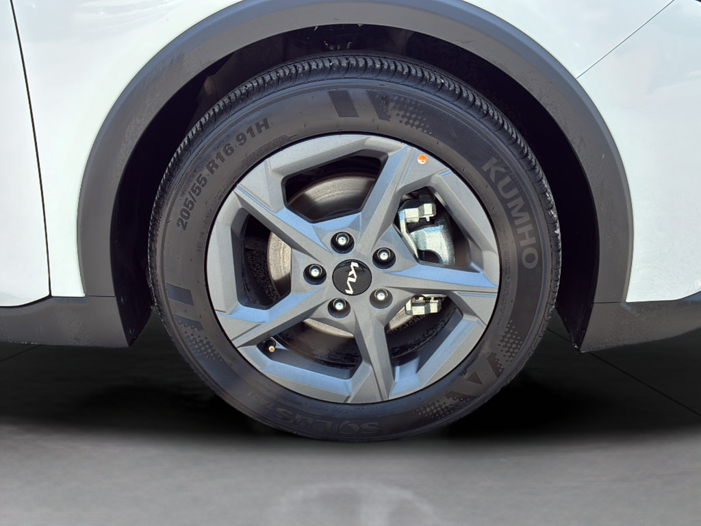 Used 2025 Kia K4 FWD image 31
