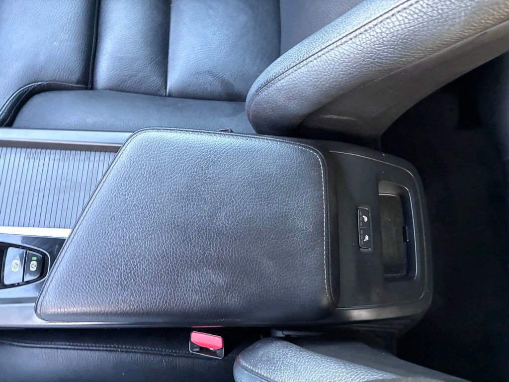 Used 2019 Volvo XC60 T6 Momentum w/ Premium Package image 38