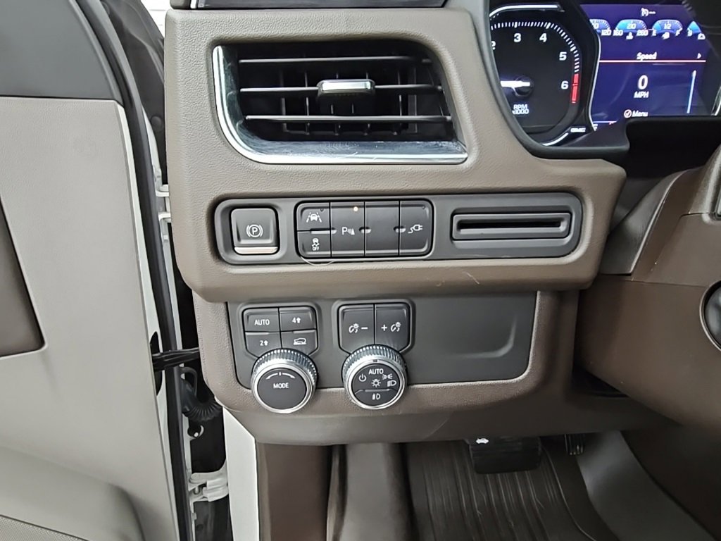 Used 2021 GMC Yukon XL SLT w/ SLT Premium Package image 30