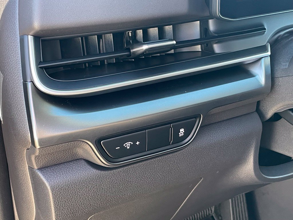 New 2027 Kia Carnival SX w/ Dark Edition Package FWD image 12