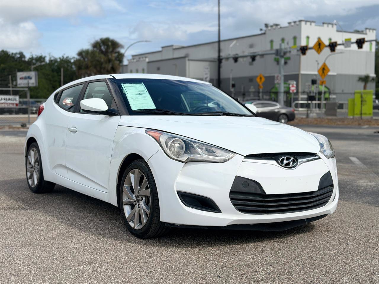 Used 2016 Hyundai Veloster FWD image 7
