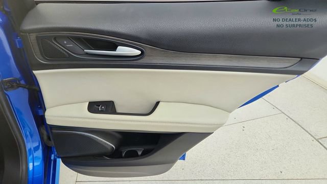 Used 2020 Alfa Romeo Stelvio Ti w/ Nero Edizione image 29