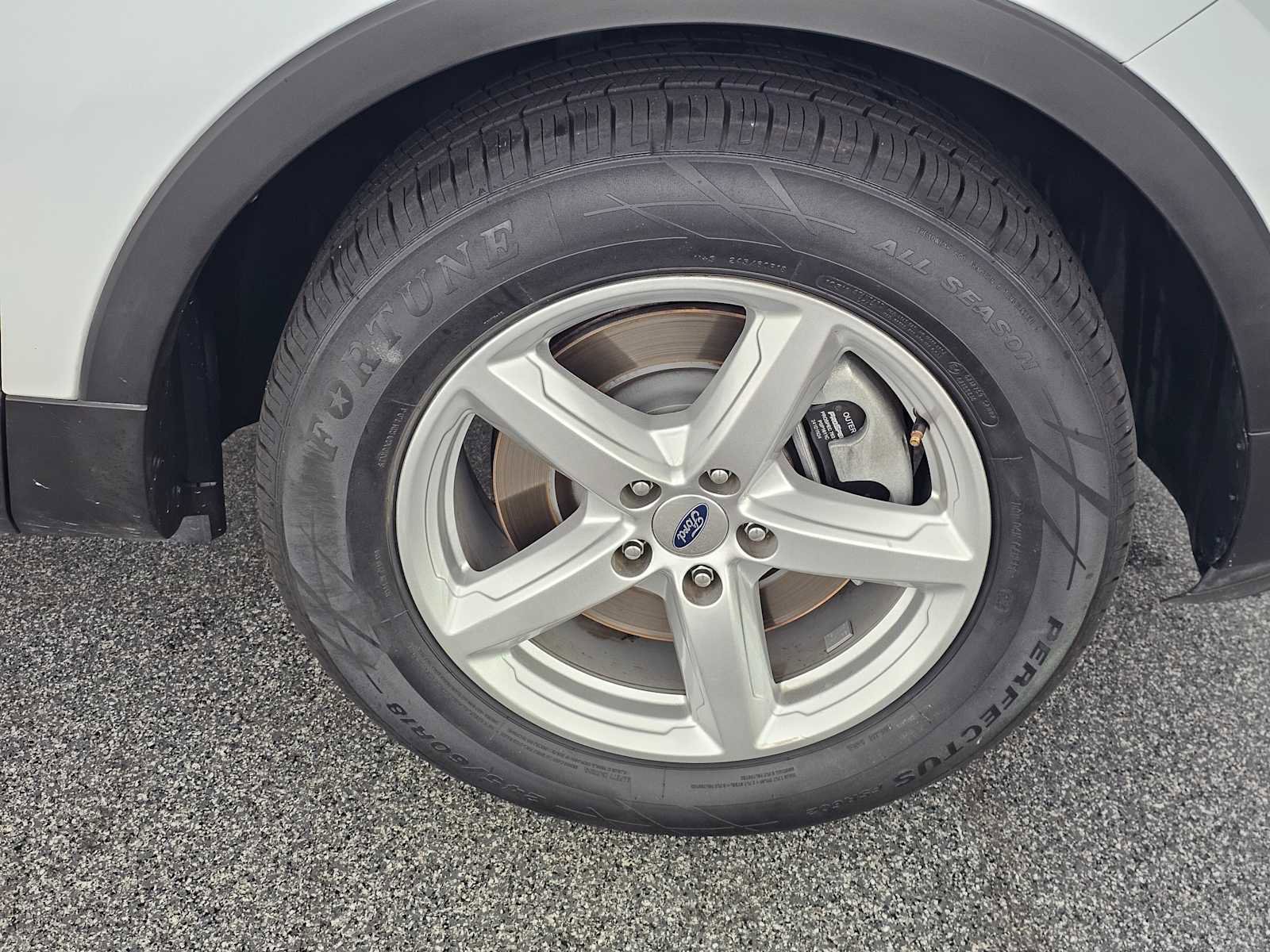 Used 2019 Ford Explorer XLT w/ Equipment Group 202A image 9