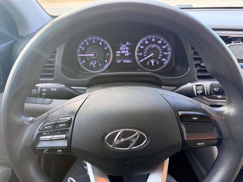 Used 2019 Hyundai Elantra SE image 28