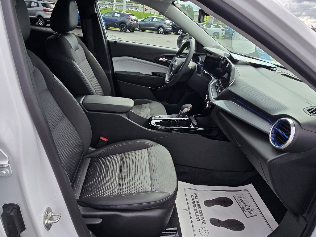 Used 2024 Chevrolet Trax LT image 14