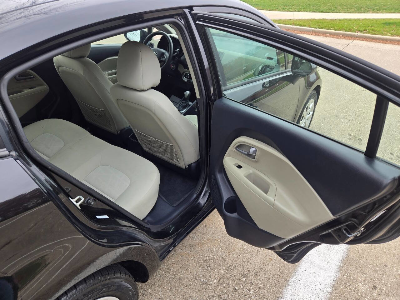 Used 2013 Kia Rio LX w/ PWR Pkg image 30