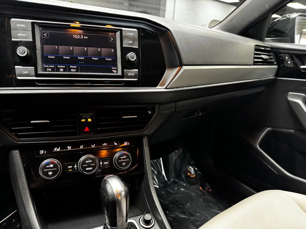 Used 2019 Volkswagen Jetta R-Line w/ R-Line Cold Weather Package FWD image 25