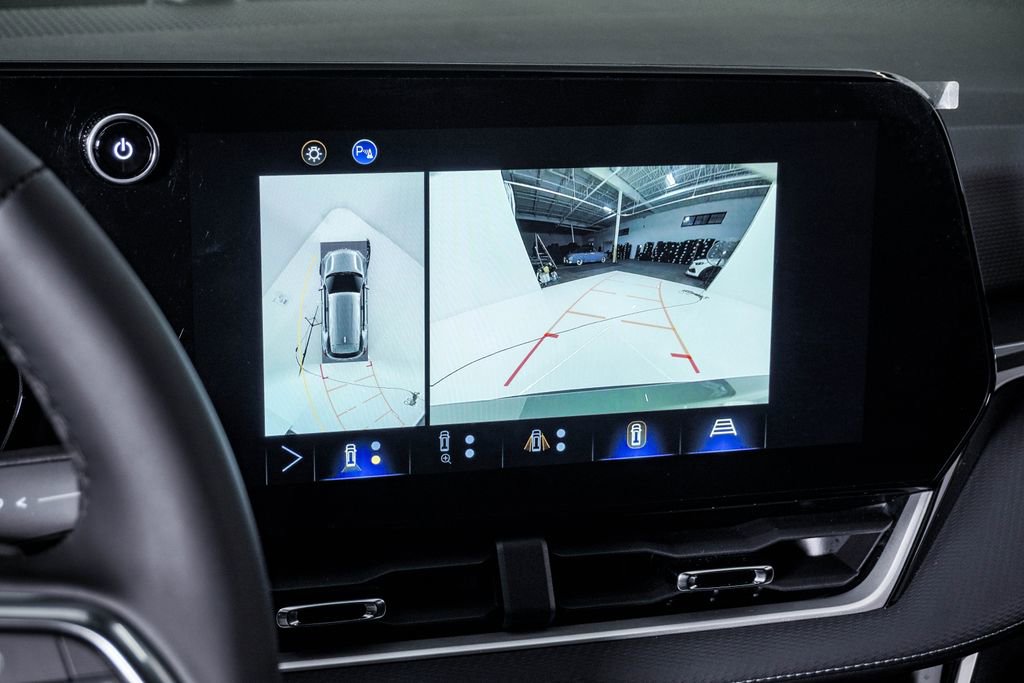 Used 2025 Chevrolet Equinox LT w/ Safety and Technology Package FWD image 22