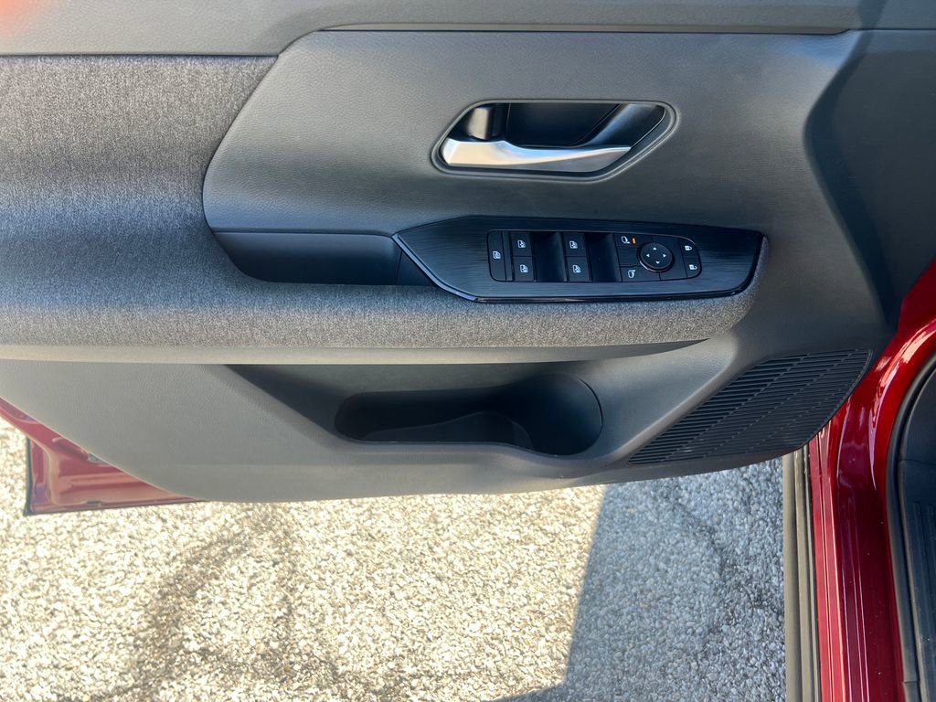 New 2025 Nissan Kicks SV AWD/4WD image 11