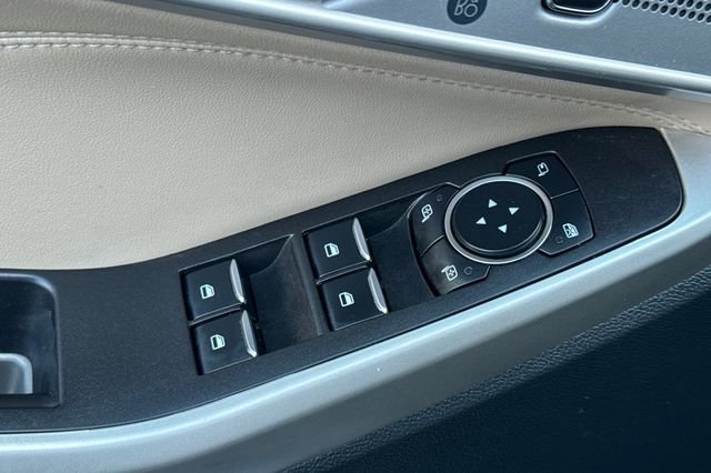 Used 2023 Ford Explorer Limited image 12