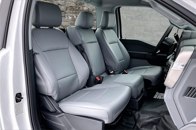 New 2025 Ford F550 XL w/ XL Chrome Package image 10