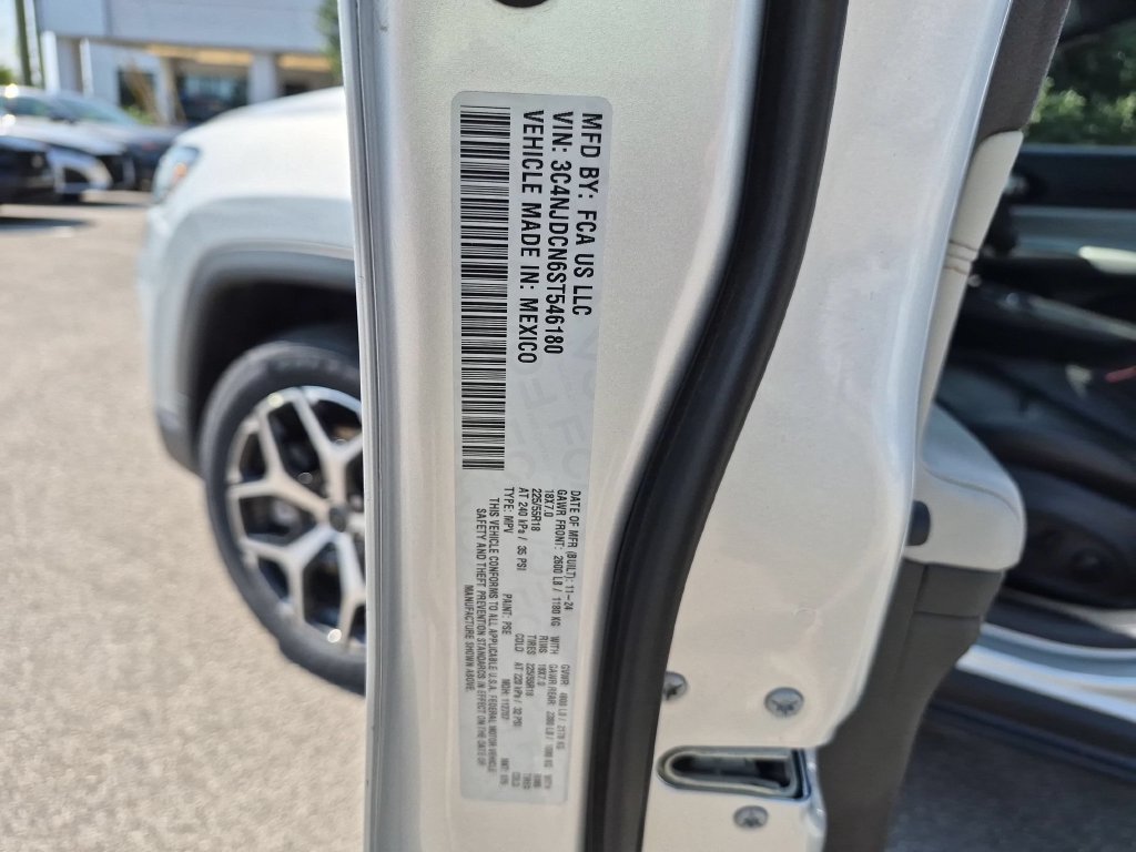 Used 2025 Jeep Compass Limited AWD/4WD image 33