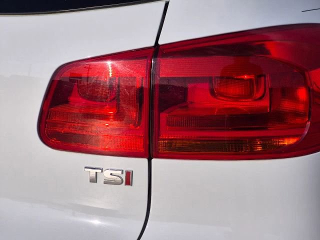 Used 2017 Volkswagen Tiguan Sport image 34