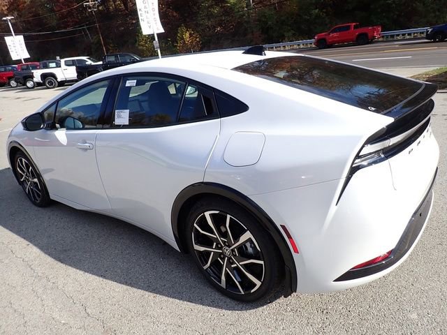New 2026 Toyota Prius Plug-In Hybrid FWD image 6