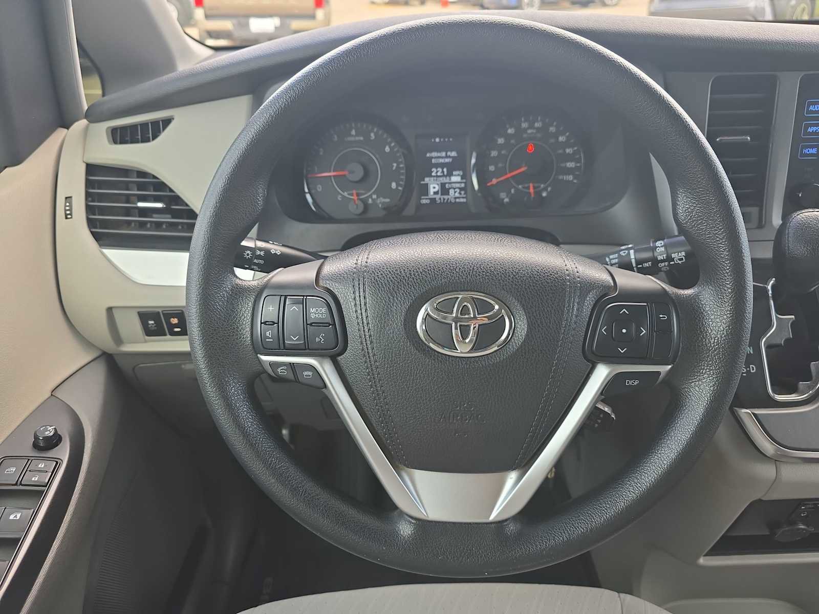 Used 2017 Toyota Sienna LE image 12