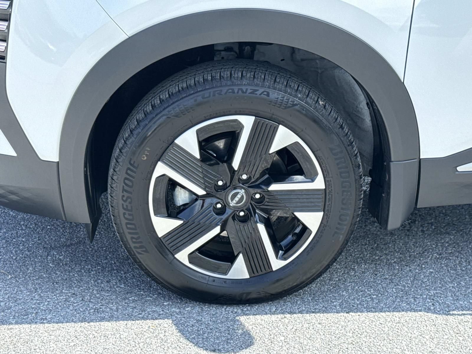 Certified 2026 Nissan Kicks SV w/ SV Premium Package AWD/4WD image 7