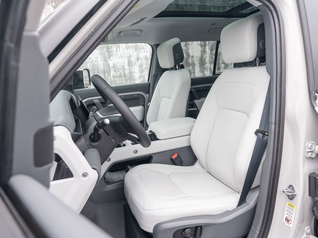 New 2026 Land Rover Defender 110 X-Dynamic SE image 19