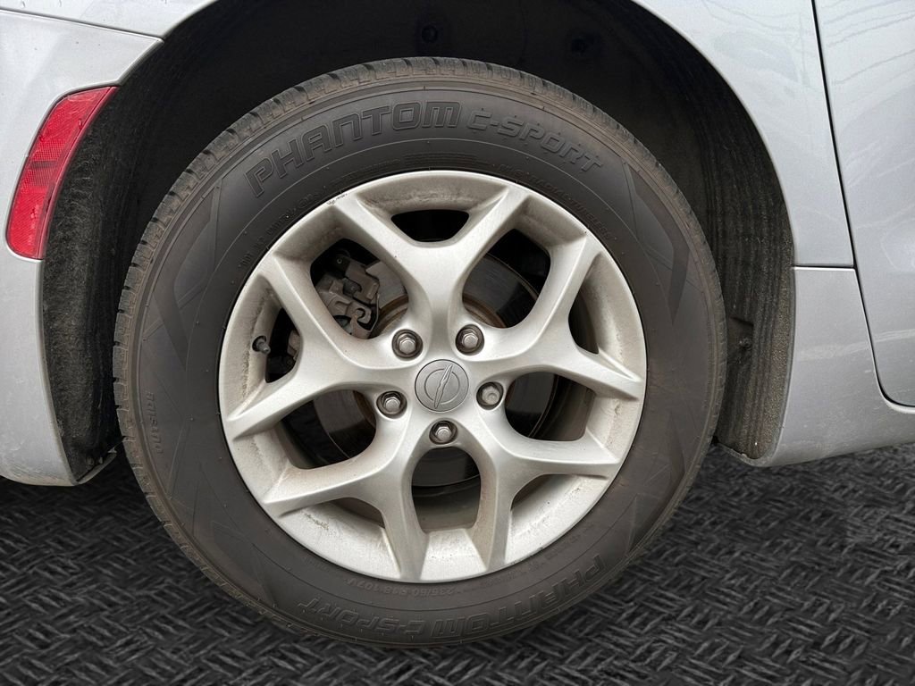 Used 2020 Chrysler Pacifica Touring-L Plus w/ Tire & Wheel Group image 11