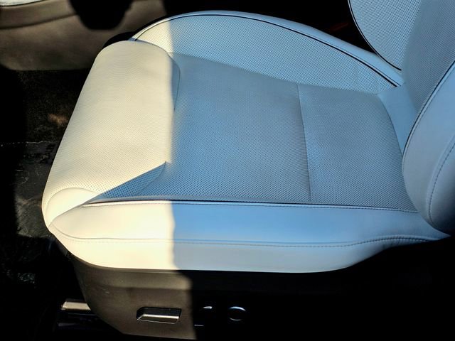 Used 2022 Tesla Model S Plaid image 17