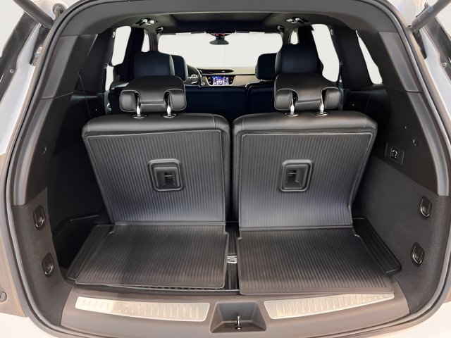 Certified 2024 Cadillac XT6 Luxury w/ LPO, Floor Liner Package AWD/4WD image 26