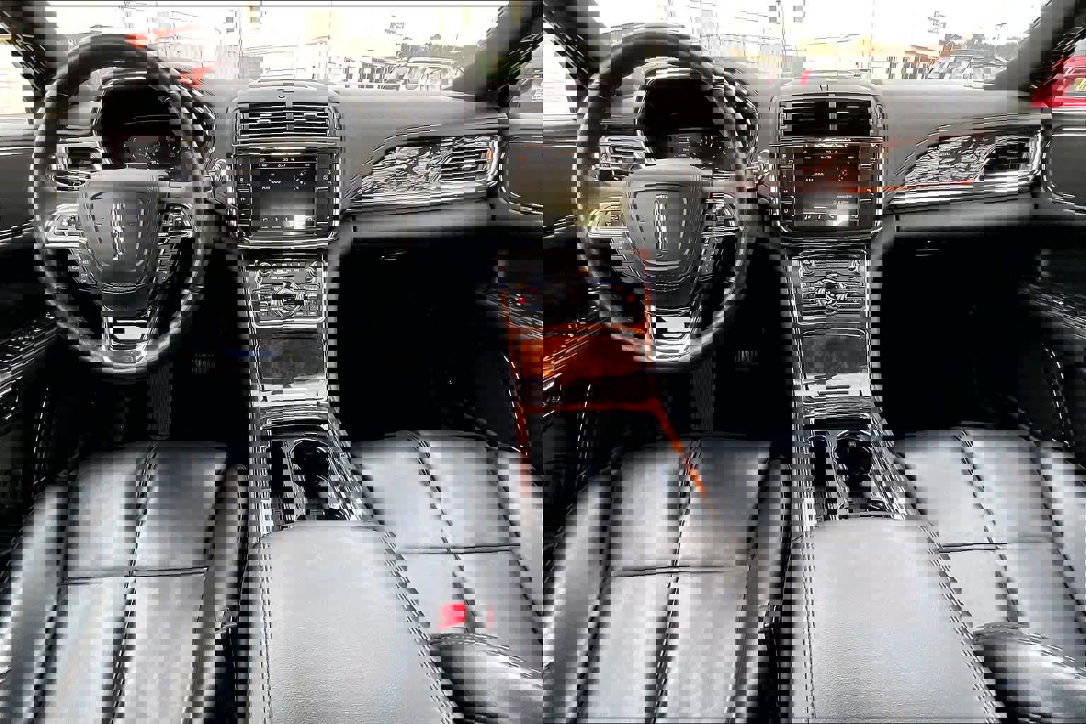 Used 2017 Lincoln Continental Premiere image 15