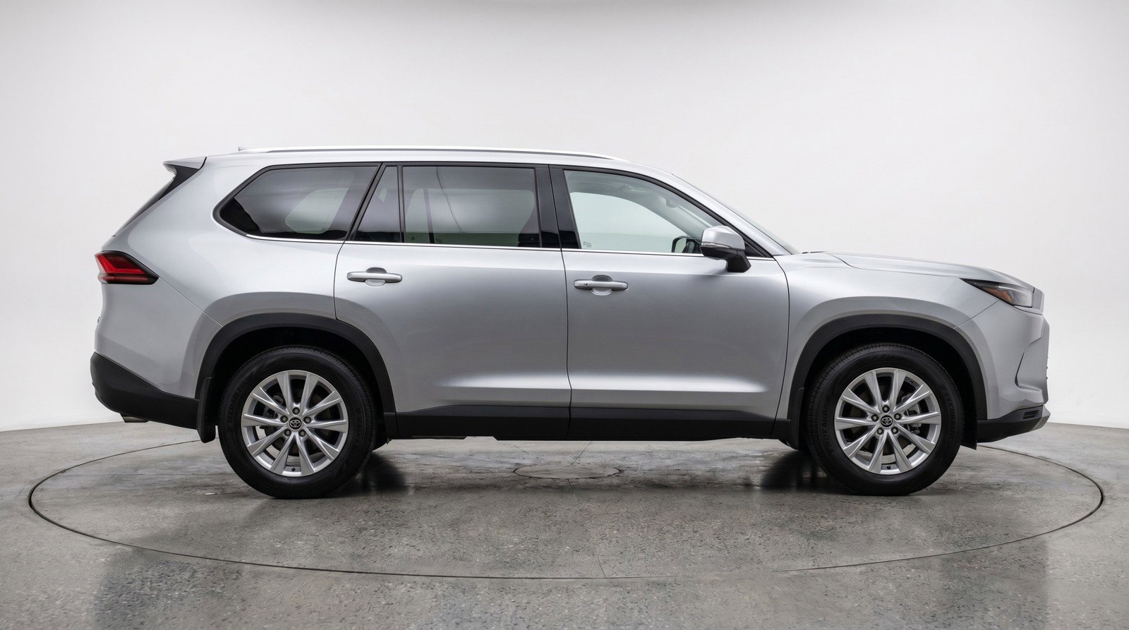 Used 2025 Toyota Grand Highlander FWD image 11