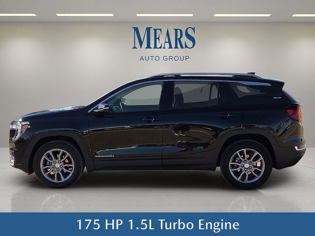 Used 2024 GMC Terrain SLT image 3
