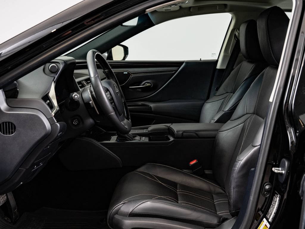 Certified 2020 Lexus ES 300h Ultra Luxury w/ Accessory Package FWD image 23