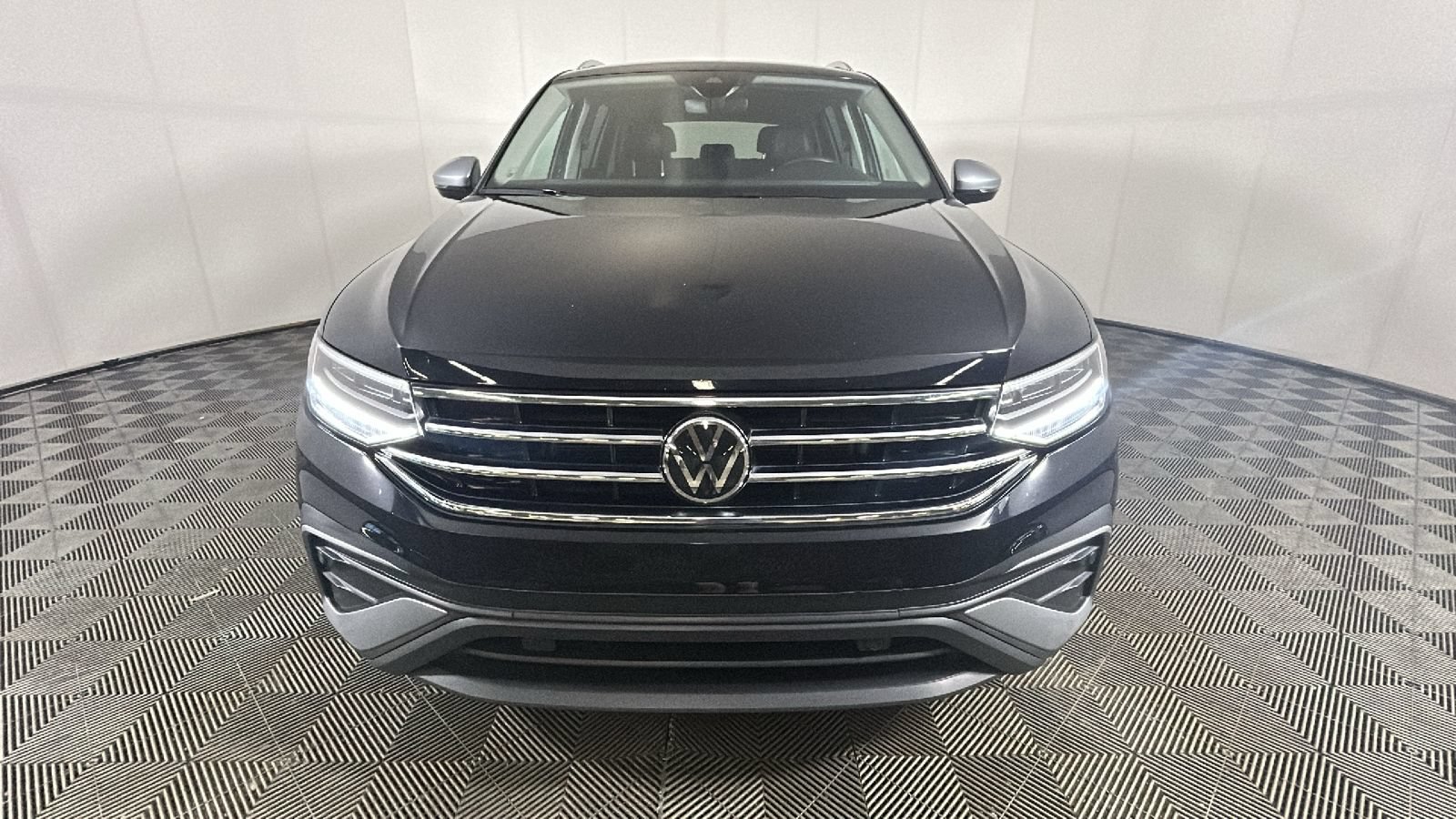 Used 2024 Volkswagen Tiguan Wolfsburg Edition AWD/4WD image 7