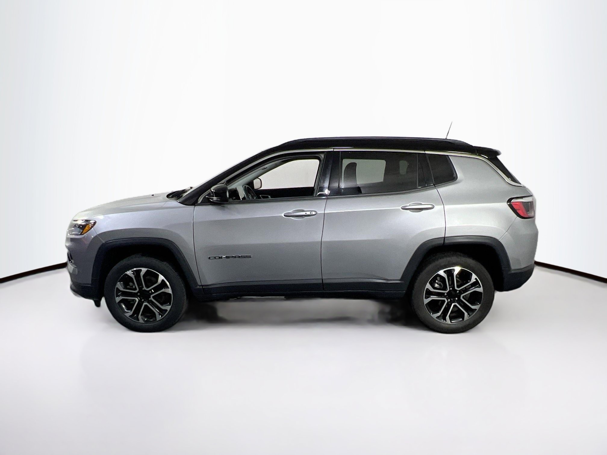 Used 2022 Jeep Compass Limited AWD/4WD image 8