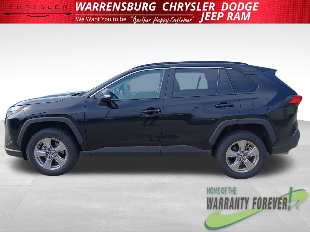 Used 2025 Toyota RAV4 XLE FWD image 7