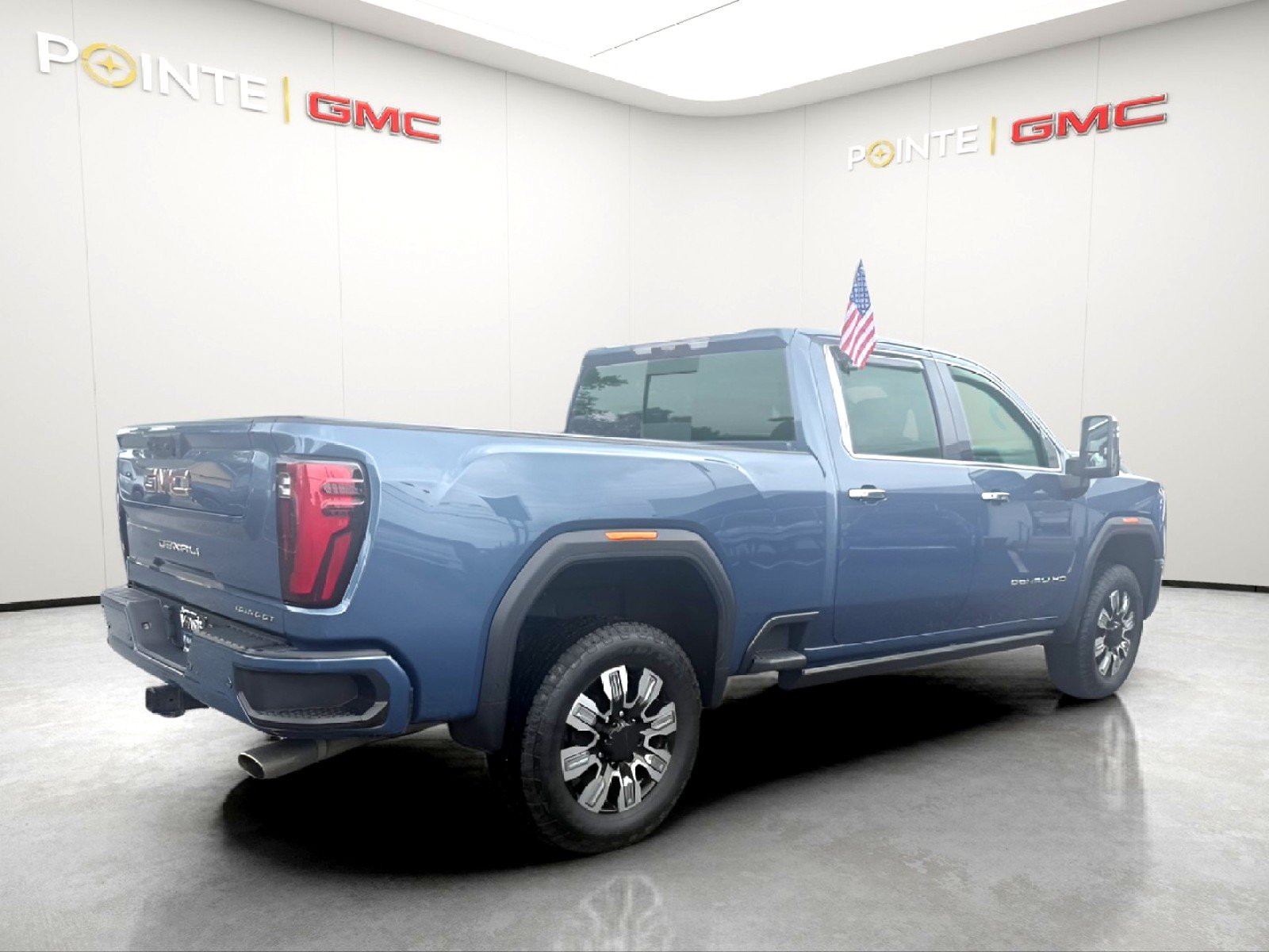 Used 2024 GMC Sierra 2500 Denali w/ Denali Reserve Package AWD/4WD image 5