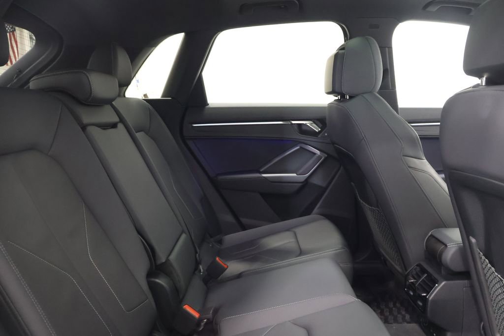 Used 2024 Audi Q3 2.0T Premium Plus w/ Premium Plus Package image 24