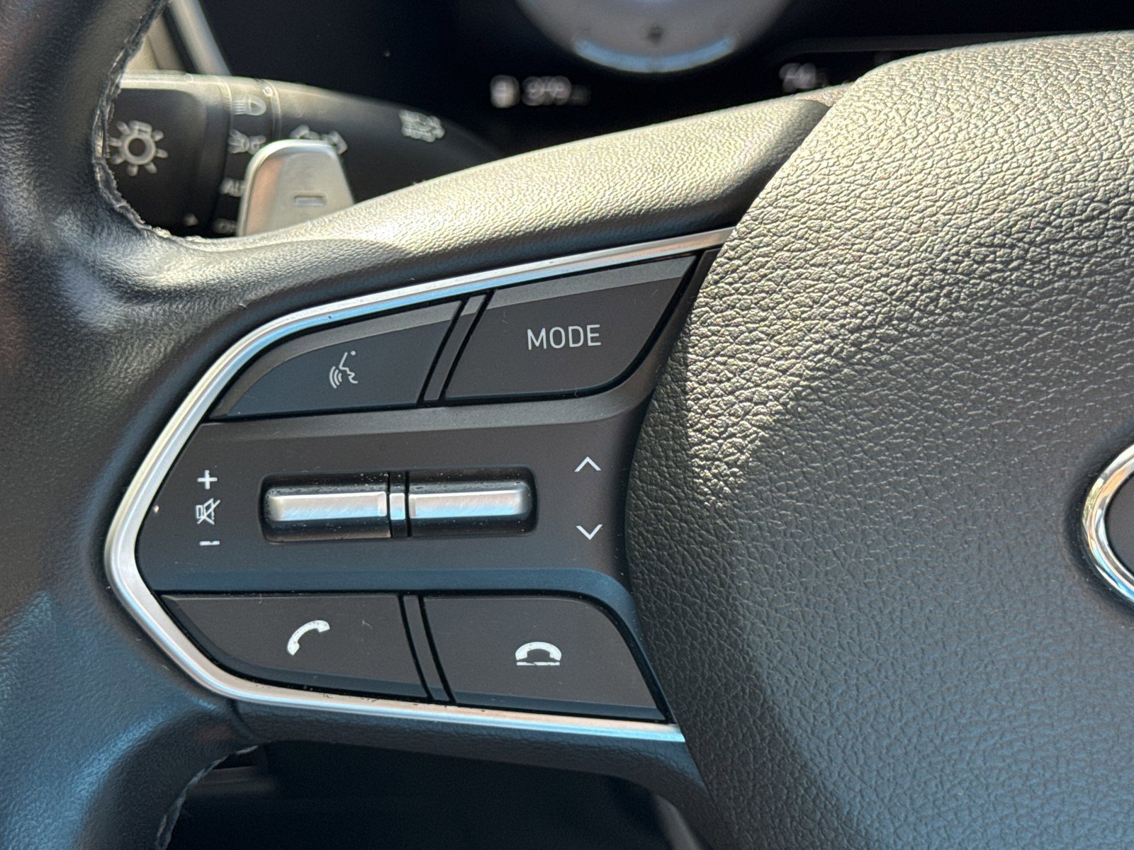 Certified 2023 Hyundai Santa Fe Limited image 23